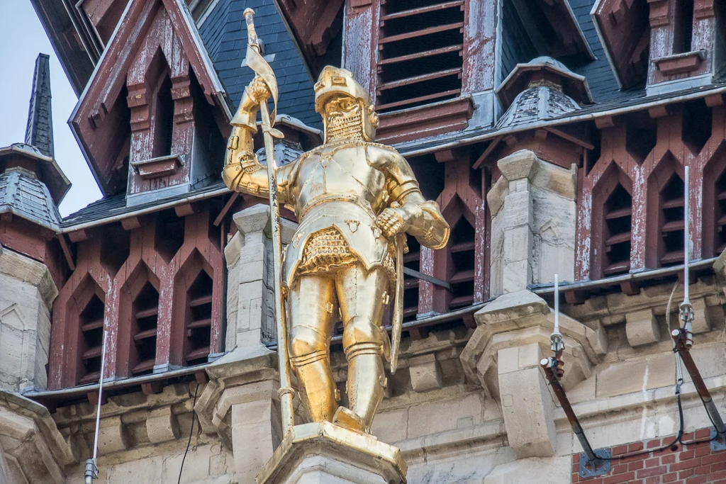 L'un des gardiens du beffroi de Calais