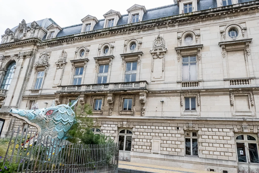 La façade sud du Théâtre de calais