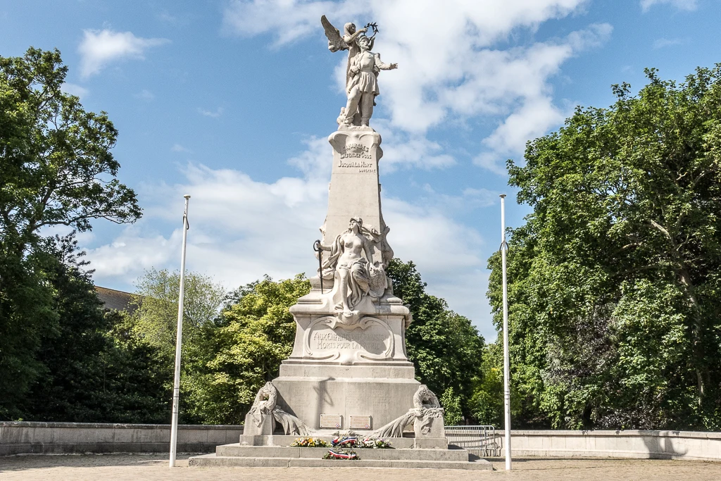 Le Monument du Souvenir de Calais