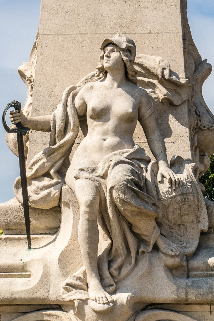 La femme guerrière du Monument du Souvenir de Calais