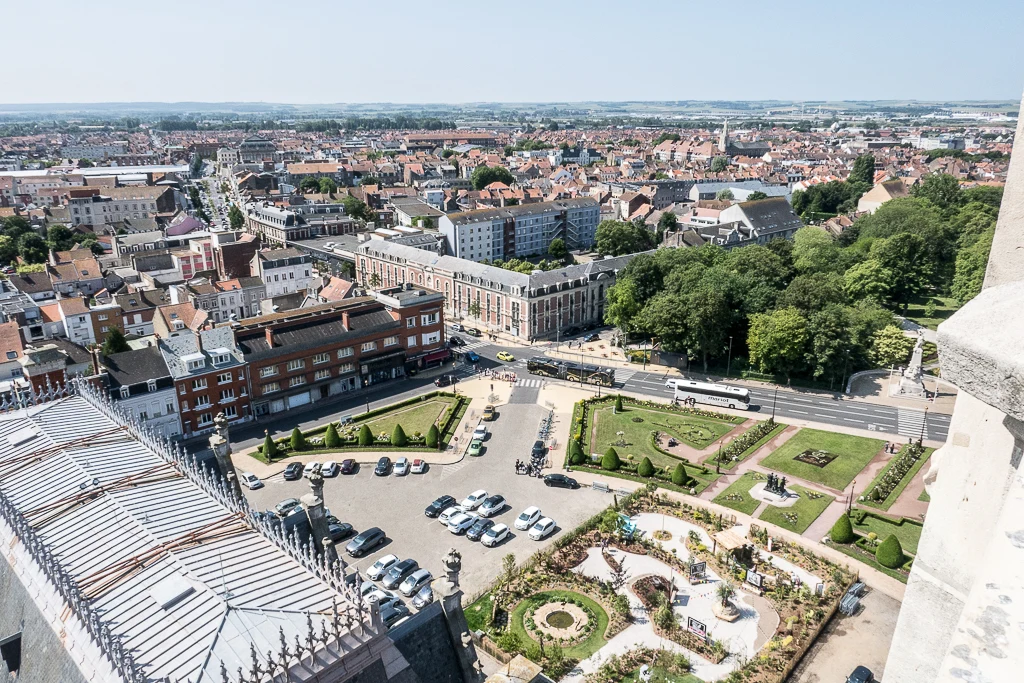 Calais St-Pierre et la place du Soldat Incconu vus du beffroi