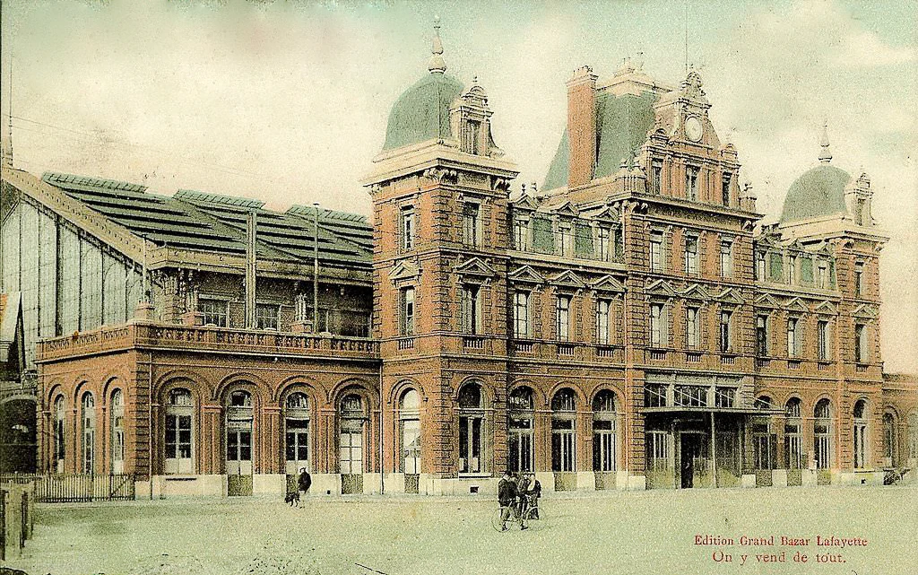 La façade avant donnant sur Calais Saint-Pierre