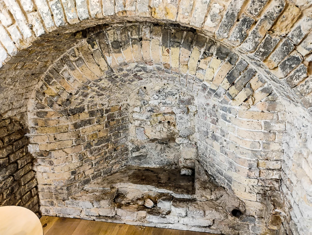 Une ancienne meurtrière/canonnière du Logis du Major