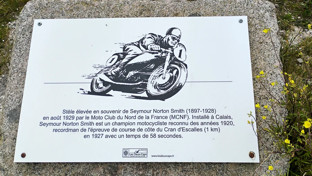 Stèle de Seymour Norton Smith du cap Blac-Nez