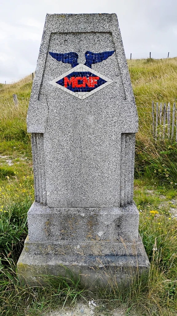 La stèle MCNF du cap Blanc-Nez