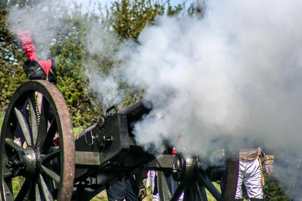 Le canon gronde sur le Fort Nieulay de Calais