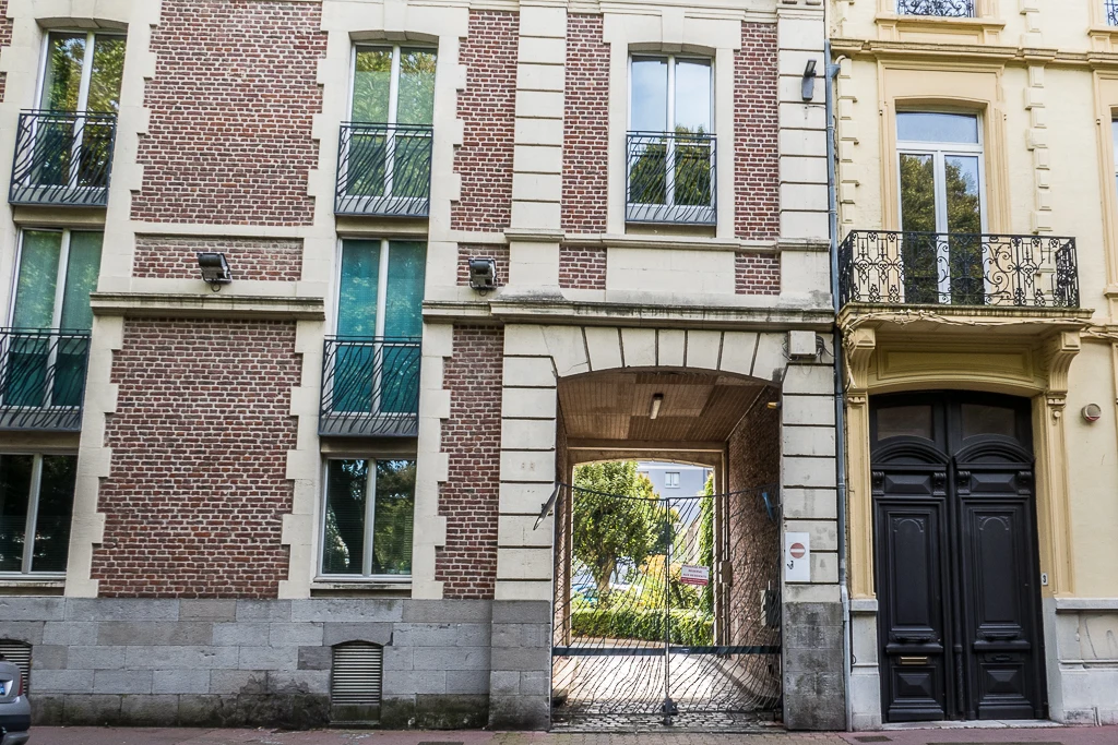La réelle entrée de l'hospice rue Aristide-Briand