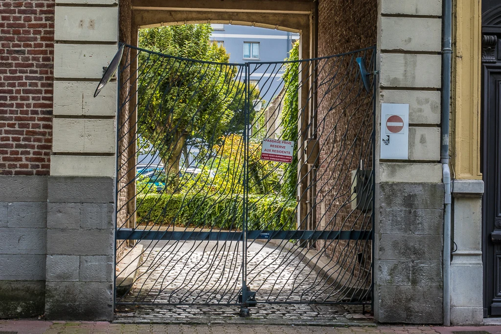 La nouvelle sortie des voitures de la résidence rue Aristide-Briand