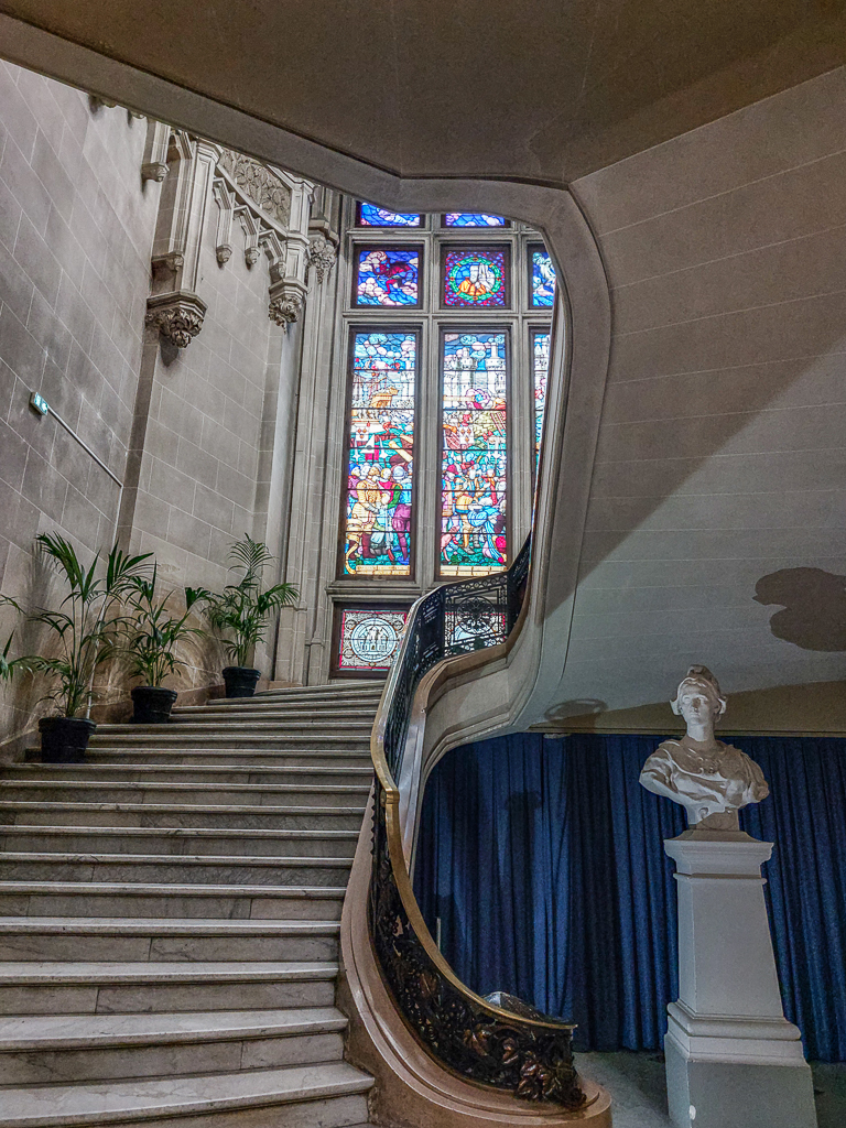 Le Grand Escalier de l'Hôtel de Ville de Calais