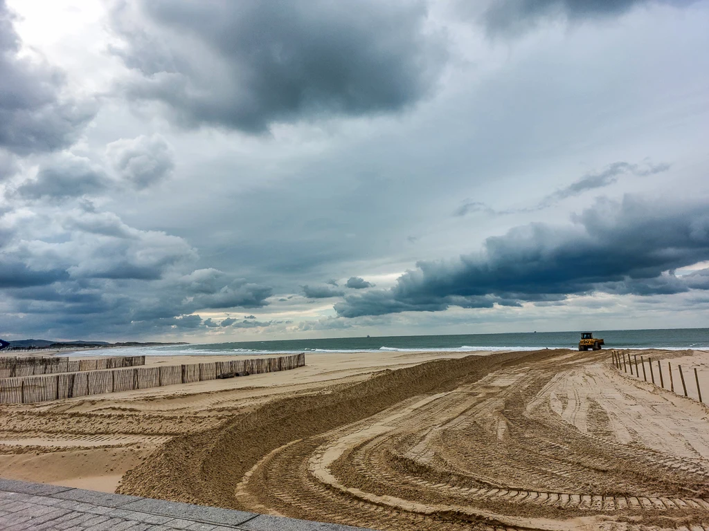 Travaux pour mettre à l'abri Calais La Plage