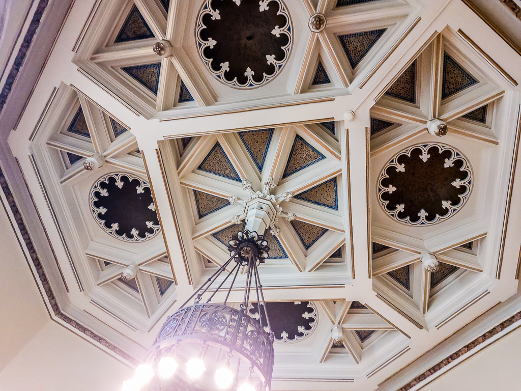 Le plafond du Salon d'Apparat de l'Hôtel de Ville de Calais