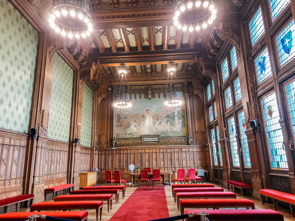 La salle des mariages de l'Hôtel de Ville de Calais