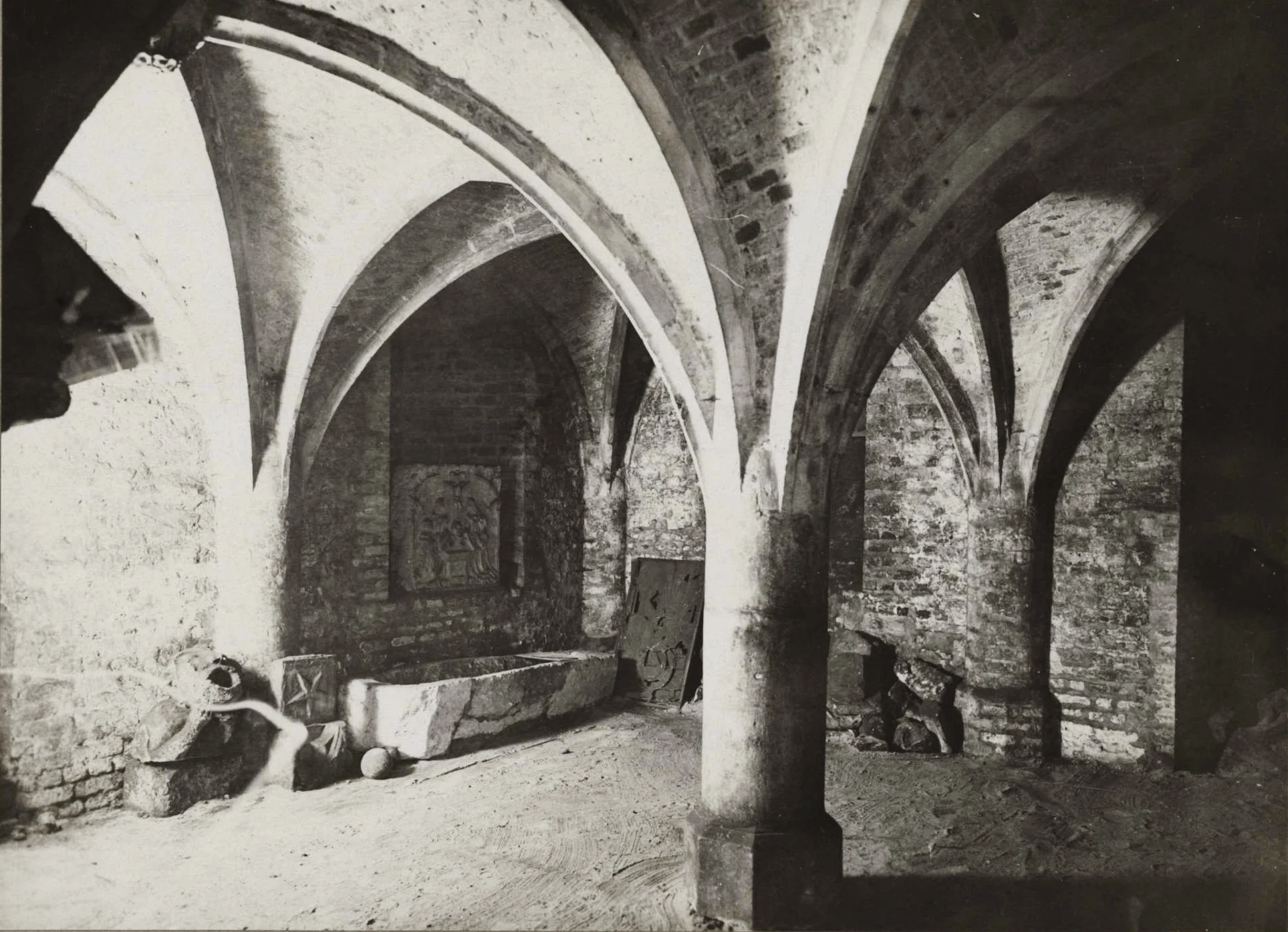 La crypte qui date de la fin du moyen-âge, Calais-Nord