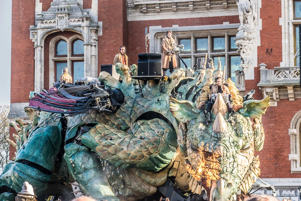 La Dragon dort encore à cette de la journée