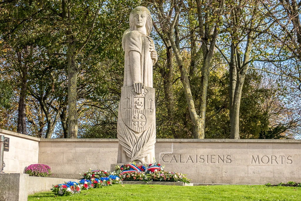 Le Monument aux Morts de Calais, place Foch