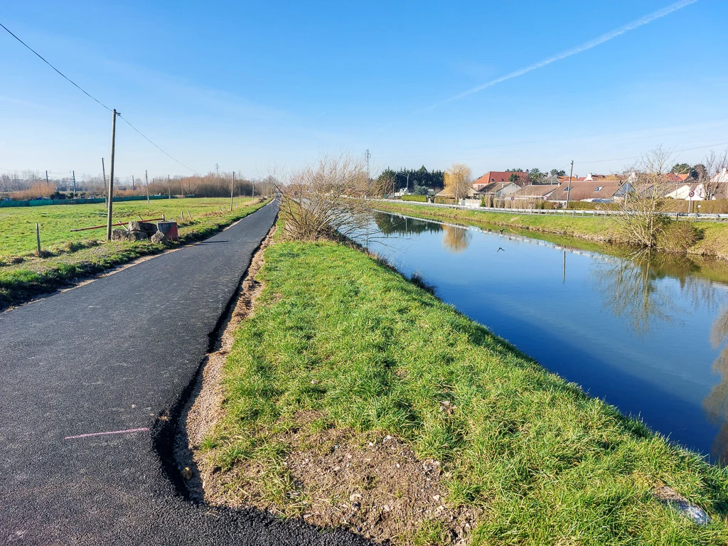 Le chemin vert de Coulogne au long du halage du canal de St-Omer