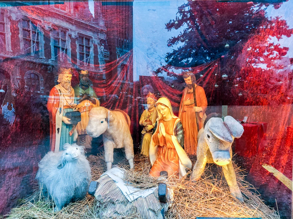 Une crèche sous verre