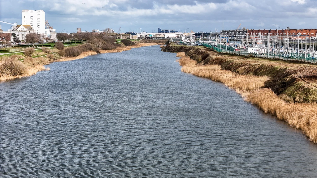 Une vue aérienne du bassin des chasses de Calais