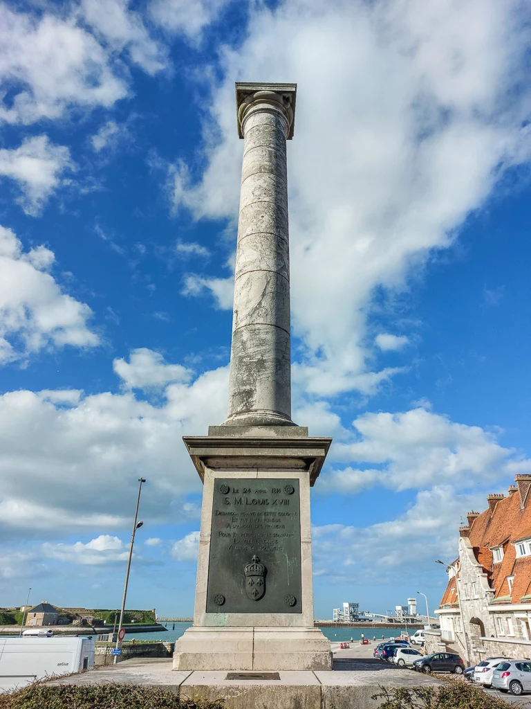 La Colonne Louix XVIII qui a perdu sa boule