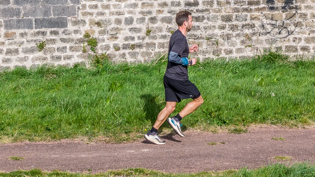 Au pied du rempart du Fort Nieulay de Calais
