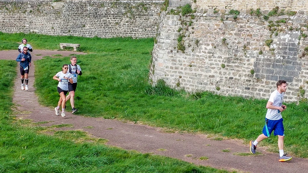 Au pied du rempart du Fort Nieulay de Calais