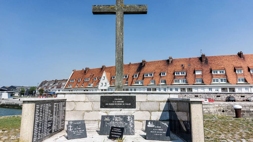 La stèle calvaire dédié aux pêcheurs morts lors de campagne de pêche 
