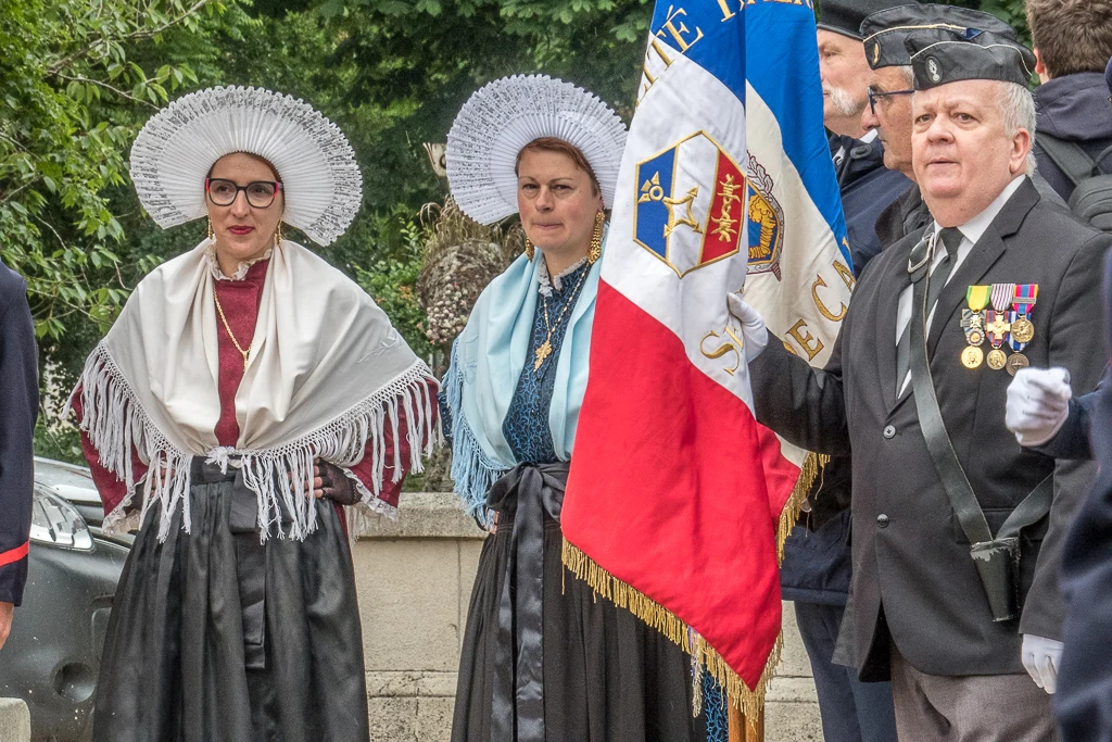 Deux Courguinoises au champ d'honneur