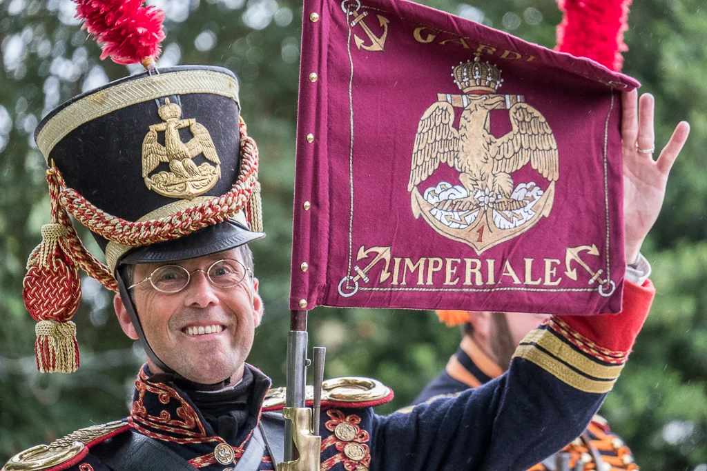 L'un des gardes impériales tout sourire