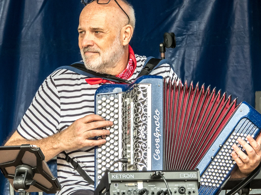 On accompagne avec l'accordéon