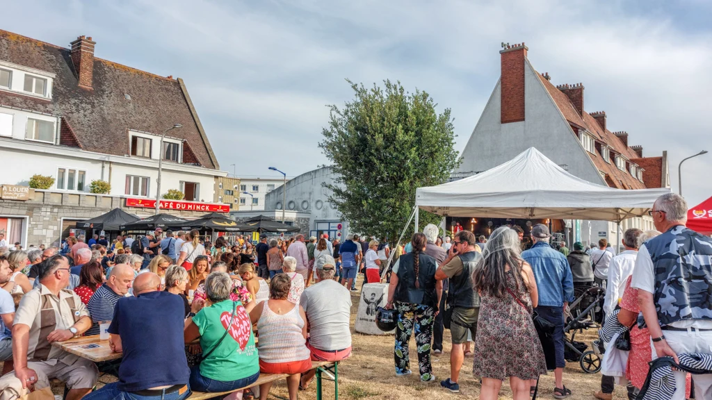 Le public attablé du Rock au Minck