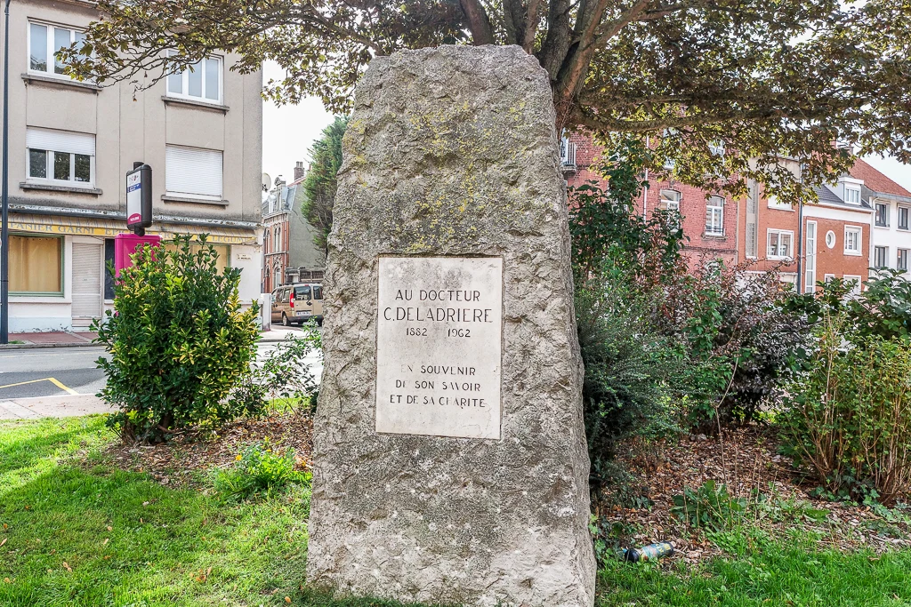 Stèle du Dr Deladralais